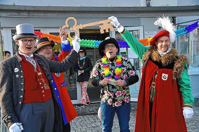Bild 1: Fotos vom Rathaussturm Uhldingen-Mühlhofen