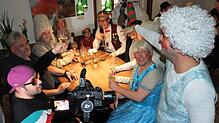 Seit drei Jahren sind kleine Videofilme ein Bestandteil des Narrenspiegels der Narrizella Ratoldi. Sebastian Möhrle (rechts) gibt den ...