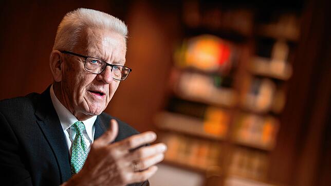 Winfried Kretschmann fordert mehr Leistungsbereitschaft: „Wir müssen wieder die Ärmel hochkrempeln.“