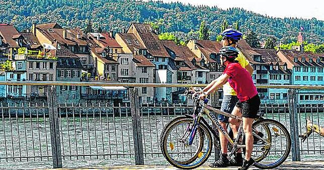 Rheinfelden hat für die Radfahrer nicht nur einen herrlichen Blick auf die historische Altstadt zu bieten, sondern auch eines der ...