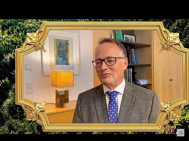Er ist der Professor Brinkmann aus VS: Professor Holger Bannasch, Direktor der Klinik für Plastische, Hand und Ästhetische Chirurgie am ...