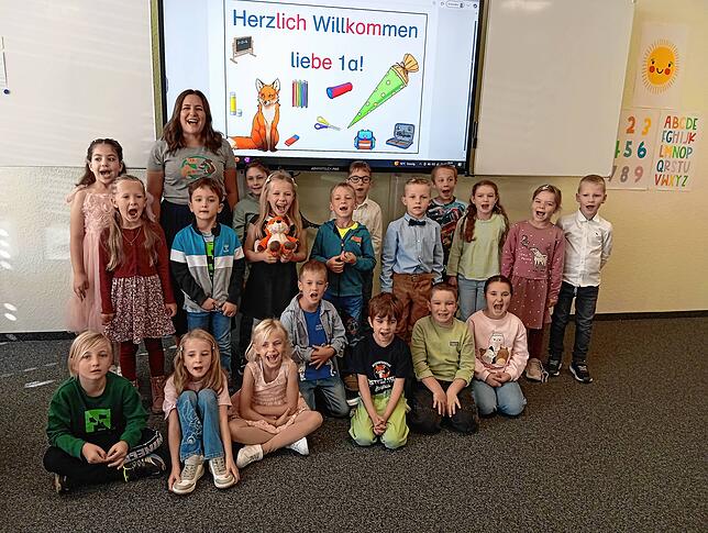 Die Klasse 1a der Josef-Hebtin-Schule mit Klassenlehrerin Martina Draganovic