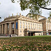 Das Opernhaus in Stuttgart muss dringend saniert werden. Teuer wird es in jedem Fall.