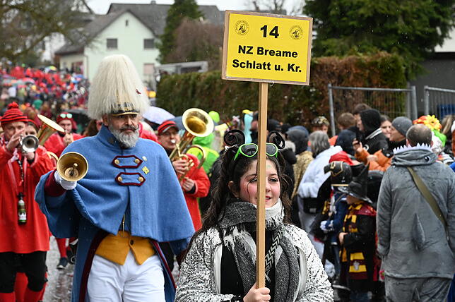 Bild 17: Die schönsten Bilder vom Fasnachtsumzug in Schwerzen: So feiern die Narren trotz Nieselregen