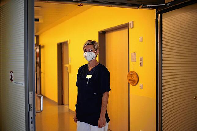 Melanie Kramer ist Hebamme im Schwarzwald-Baar-Klinikum. Aktuell kommt dort rund jedes dritte Kind per Kaiserschnitt auf die Welt. Ein ...