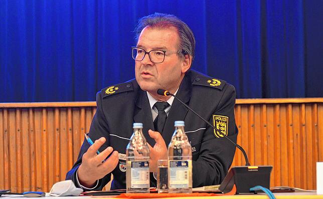 In der Personalfrage sei die Talsohle durchschritten – Polizeipräsident Uwe Stürmer bei seinem Vortrag vor dem Gemeinderat.