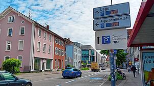 Angezeigt werden 279 freie Parkplätze im Augustiner-Parkhaus. Doch die Zahl stimmt nicht. In Wirklichkeit sind es deutlich weniger freie ...