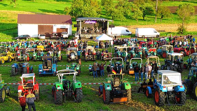 Ohne Besucherbeschränkung wie beim Dorfrockerkonzert 2021 wird der Kramerhock am 6. und 7. Juli in diesem Jahr stattfinden. Auf, oder ...