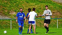 Gut gemacht: Der SV Karsau freut sich über den 2:0-Sieg im Derby gegen den SV Herten II.