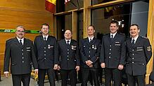 Kommandant Dieter Müller mit den geehrten Michael Kunz (15 Jahre) Thomas Westhauser (40), Alexander Koock (15 Jahre) sowie Manuel Dippel ...