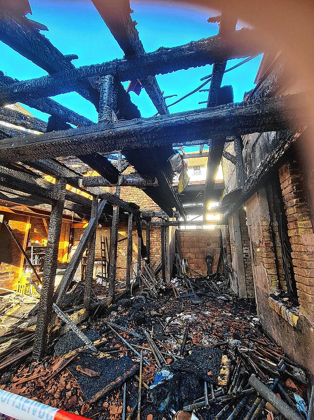 Das sind die Überreste des Brandes am 13. Januar in der Richentalstraße 16 A.