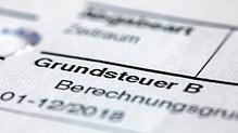 Der Bundestag hat der Grundgesetzänderung bereits zugestimmt, laut der die Länder eigene Regelungen für die Grundsteuer entwickeln können.