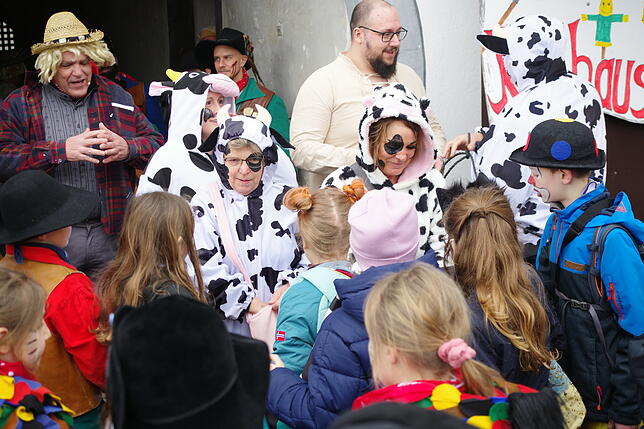 Bild 9: Piraten stürmen das Rathaus in Öhningen: Diese Fasnacht-Bilder müssen Sie sehen!