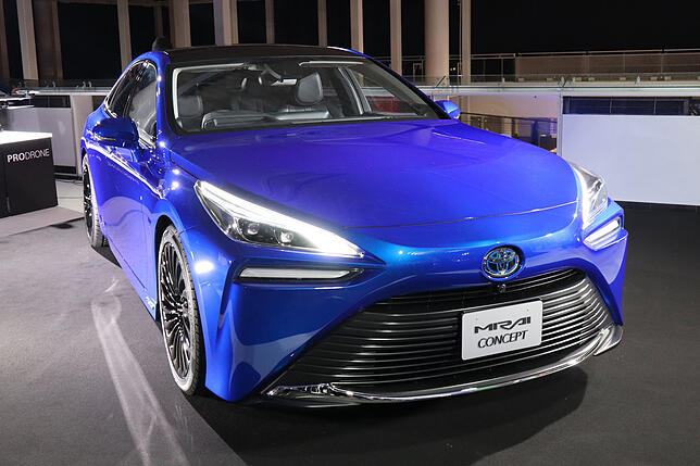 Brennstoffzellenauto Toyota Mirai in Hamburg: Vor Kurzem hat der Konzern 4000 Patente freigegeben, um den Wettbewerb beim Bau von ...