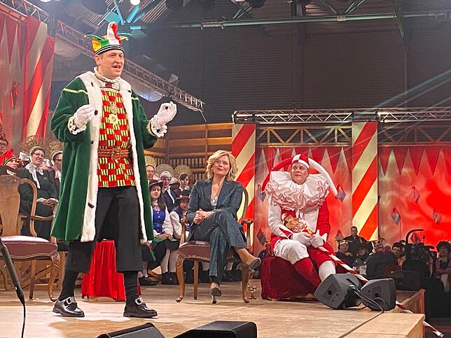 Bild 5: Fasnacht in Stockach: Narrengericht 2025 – Zuschauer feiern mit tollen Bildern!