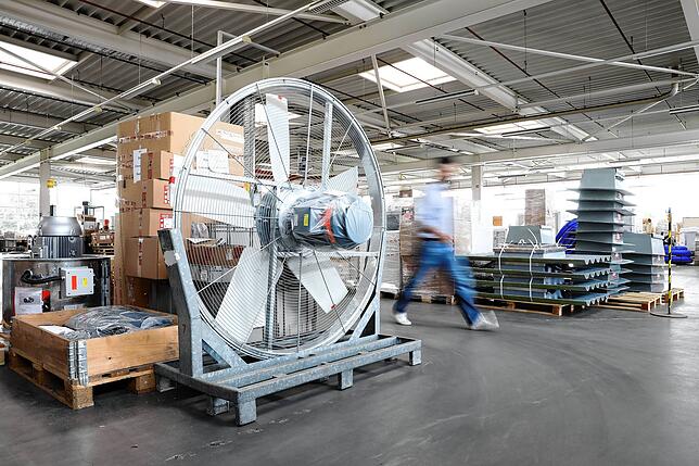 Ein Blick in die Fertigung bei Helios Ventilatoren in Schwenningen auf einem Archiv-Pressebild des Unternehmens.