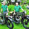Manuel (l.) und Vater Siegmar Peter mit ihren Spandauer Springböcken. Sie organisieren mit gemeinsam mit Freunden am Wochenende das ...
