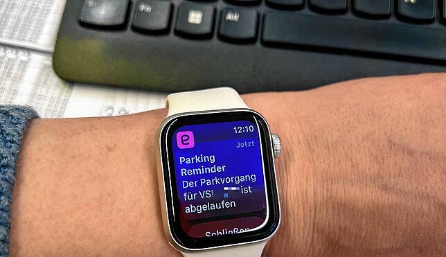 Die Easy Park-App erinnert rechtzeitig daran, dass der Parkvorgang abgelaufen ist. Seit Kurzem kann man sich auf den städtischen ...