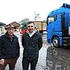 Trotz des Großbrandes, der die Hauptsäge völlig zerstört hat, blicken Erwin (links) und Axel Schmid, Senior- und Juniorchef, positiv in ...