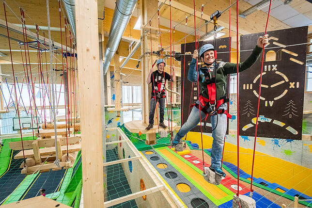 Die „Fundorena“ Feldberg hat unter anderem einen Indoor-Hochseilpark zu bieten.