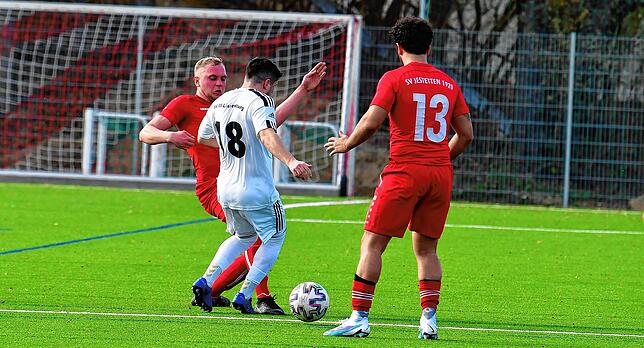 Bild 13: SV Jestetten gewinnt Kellerduell mit 3:2 gegen SV 08 Laufenburg II &ndash; und wir haben Bilder!