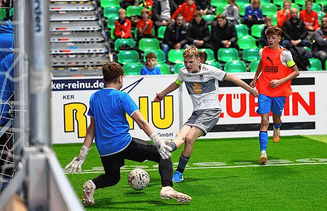Bild 28: Europas beste U-15-Fußball-Teams in Friedrichshafen! Unsere besten Bilder vom MTU-Cup, Teil 1!