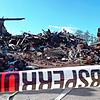 Nur Trümmer blieben im Februar von Wohn- und Betriebsgebäude nach dem Brand im Sägewerk Jehlin in Hänner.