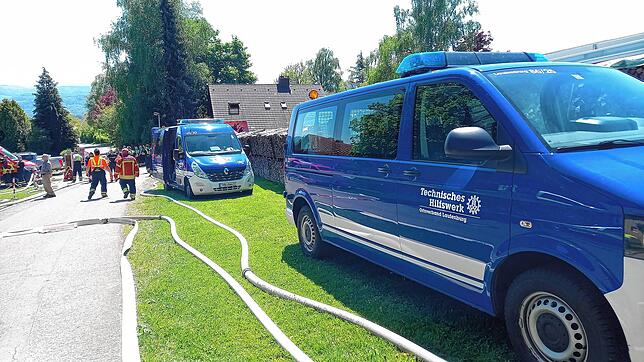 Bild 7: Wohnhaus in Flammen: So dramatisch war der Einsatz im Laufenburger Ortsteil Rotzel – die Bilder