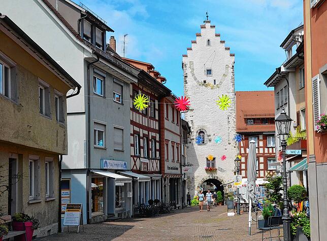 Realistisch betrachtet bietet Markdorf nur wenig touristische Attraktionen. Die Marktstraße mit dem historischen Untertor ist auf alle ...