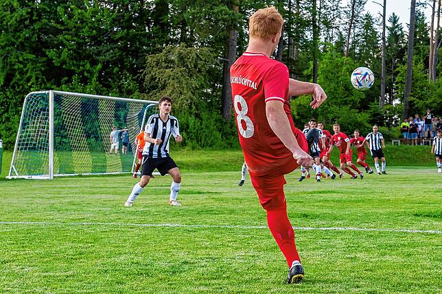 Bild 11: FC Schlüchttal feiert Meistertitel mit 5:0-Sieg gegen den FC Grießen &ndash; und wir haben Bilder!