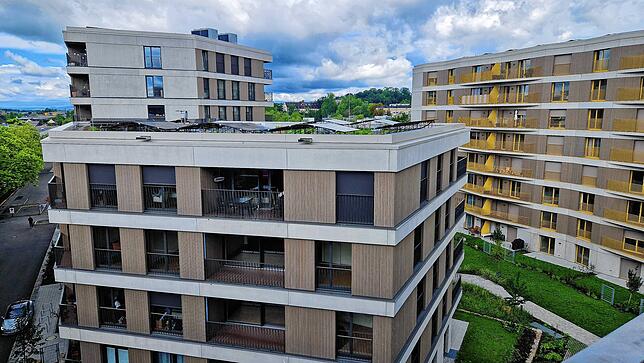 Diesen Blick auf das Weiherhofquartier haben die künftigen Bewohnerinnen und Bewohner des Pflegeheims von der großen Dachterrasse im ...
