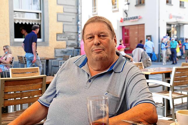 Michael Jeckel gibt sich kampfeslustig. Sollte die Stadt sich nichts einfallen lassen, will er seine Pfosten auch weiterhin auf die ...