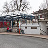 Ein mysteriöses Päckchen löste im April 1993 am Waldshuter Bahnhofskiosk &ndash; hier der Busbahnhof mir dem Bahnhofsgebäude im ...