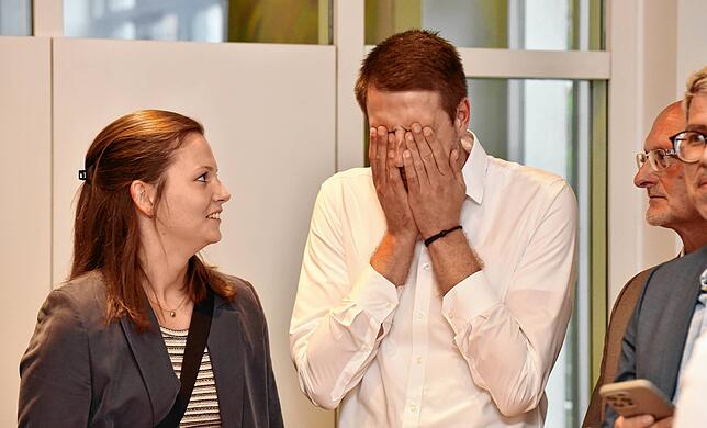 Patrick Haas – hier mit seiner Lebensgefährtin Nele Schmalbach – hat nicht damit gerechnet, dass es schon im ersten Wahlgang reicht.