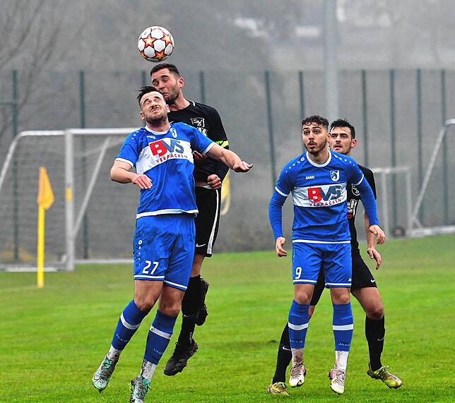 Bild 21: FC Erzingen beendet im Nebel den Siegeszug des SV Buch &ndash; und wir haben die Bilder!