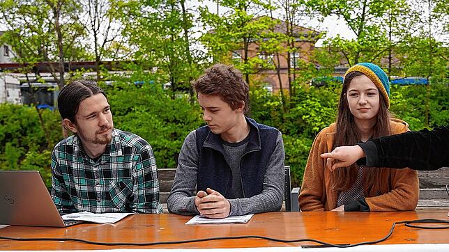 Jonas Klein, Flynn Stein und Josefien Schalkers von Fridays for Future