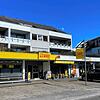 (Archivbild) Hier, vor dem Netto-Markt in Allensbach, soll ein 41-Jähriger am Montagabend, 23. Juni, randaliert und andere Passanten ...