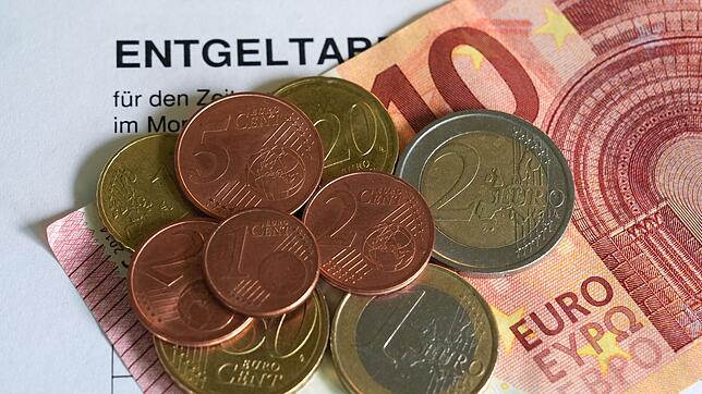 Statistisches Landesamt: 840.000 Beschäftigungsverhältnisse von Mindestlohnerhöhung betroffen. (Symbolbild)