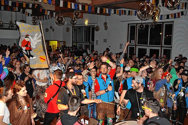 Ein Bild mit Symbolcharakter aus dem vergangenen Jahr: Einen solch ausgelassenen und proppevollen Eröffnungsball wie in 2019 wird es im ...
