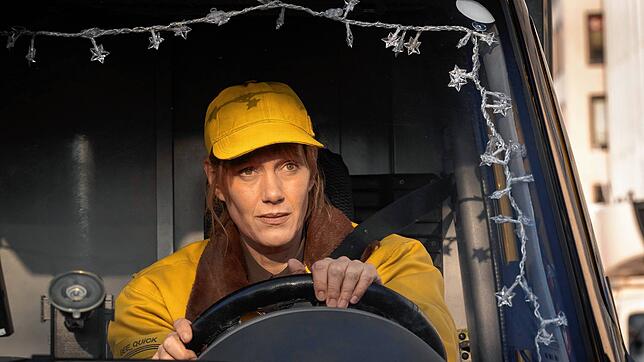 „Nelly und das Weihnachtswunder“: Nelly (Anna Schudt) hat als Paketbotin an Heiligabend alle Hände voll zu tun.