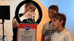 Bild : Videos drehen wie die Profis: Besucher testen TikTok-Station beim SÜDKURIER-Sommerfest