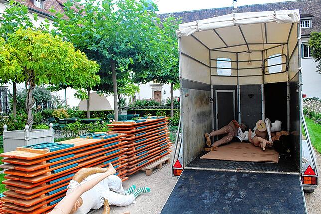 Die gut erhaltenen Puppen werden eingelagert, die defekten werden entsorgt. Die Latschari-Zunft aus Kirchen-Hausen hat sich angeboten, ...