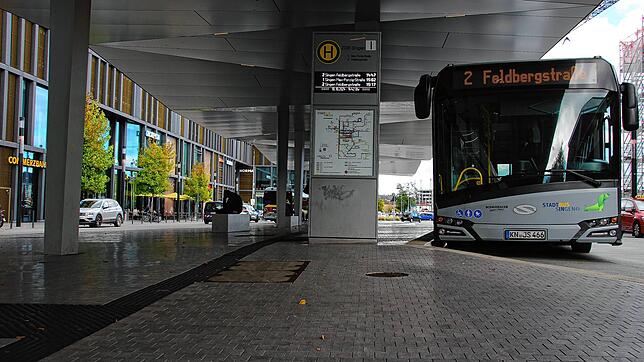 Busfahren soll in Singen zum neuen Jahr teurer werden: Der Betriebsausschuss der Stadtwerke hat sich für eine Anhebung der Tarife ...