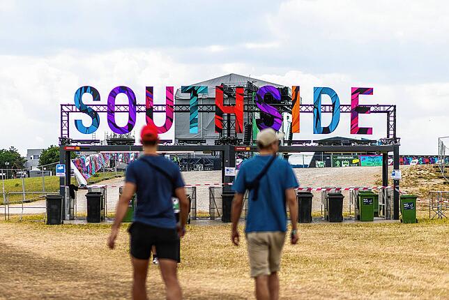 Eins der größten deutschen Open-Air-Festivals: Besucher des Southside im Juni 2023.