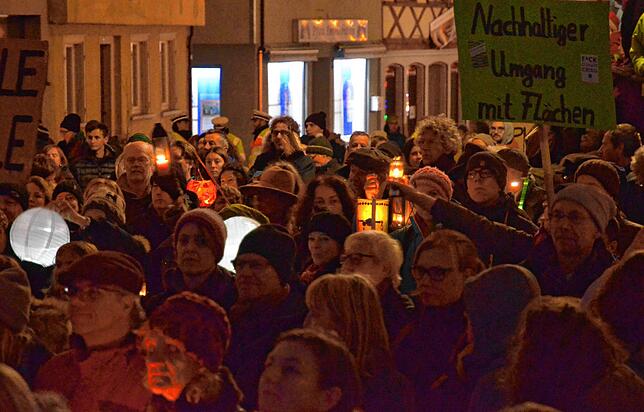 Lichterzug durch Markdorf im November 2019 mit über 400 Teilnehmern.
