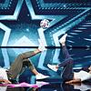 Bei einem Trick geht Patrick Bäurer der Ball verloren und hüpft davon. Die Sendung &bdquo;Das Supertalent&ldquo; zum Nachsehen gibt es ...