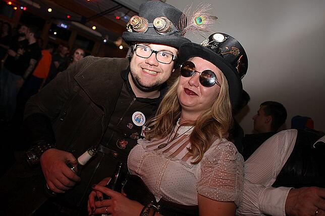 Bild 3: 14. WARM UP PARTY der Guggenmusik "Die Taktlosen" in  Sunthausen