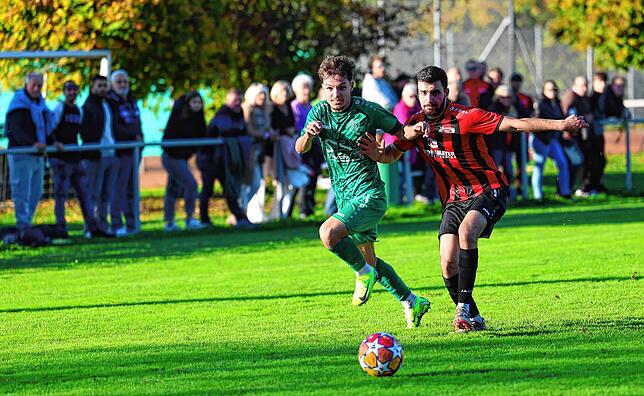 Bild 28: Unsere Bildergalerie von Bezirksligaspiel zwischen dem FC Bodman-Ludwigshafen und dem TSV Aach-Linz
