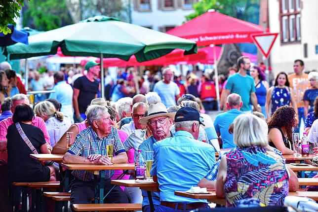 Bild 9: So schön ist der Auftakt des Bräunlinger Straßenmusik-Sonntags am Samstag Abend mit dem Budenzauber