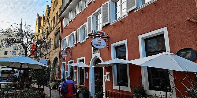 Vorne das Hotel am Fischmarkt, hinten der Gute Hirte: Hier ist Tamara Unterwerner bislang oft zu finden.